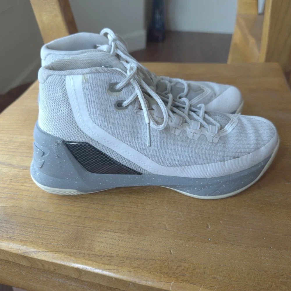 Under Armour Curry 3 White Grey Basketball Shoes 1274061-101 Boys 6.5Y Mens 6.5